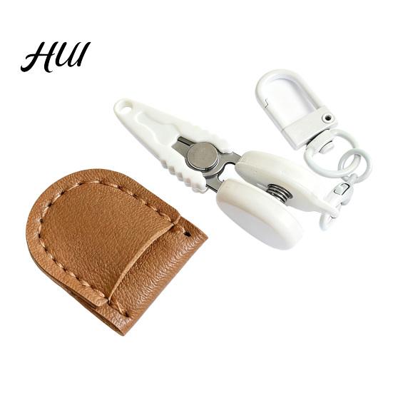 Keychain Scissors Portable Mini Carabiner Design Miniature Cutting Tool for Small Rope Cutter Sewing Travel Ultra Sharp Snips Threads And Tags
