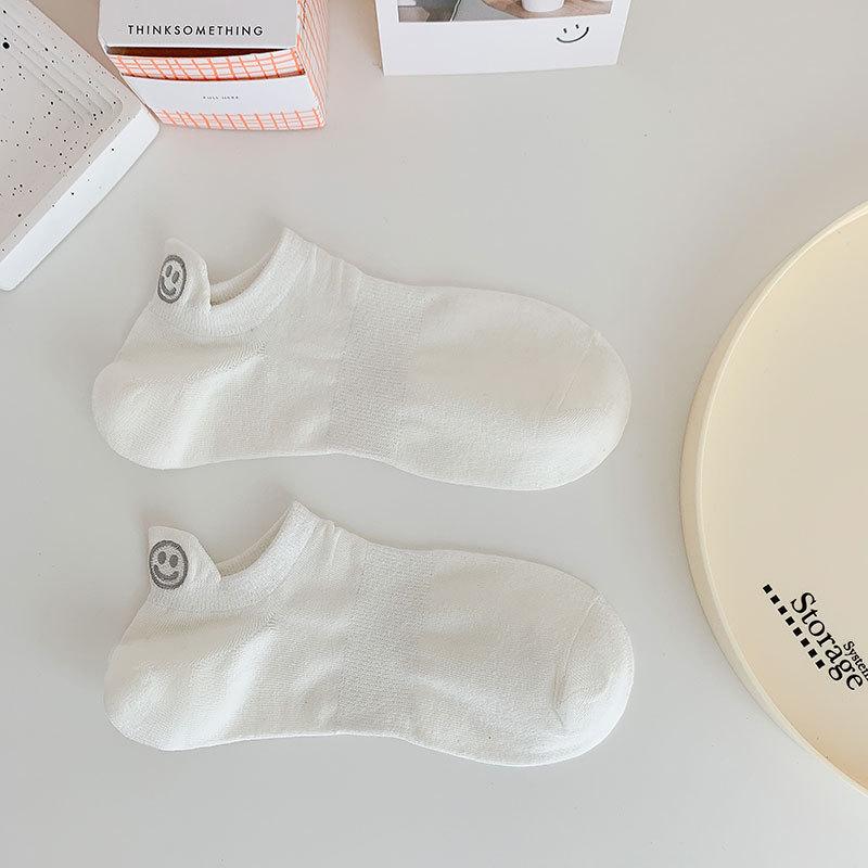 Женские спортивные носки до середины икры в корейском стиле с вышивкой в виде смайлика - Устойчивые к запаху и влагопоглощающие