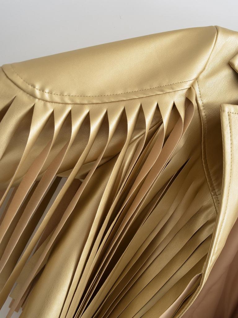 Женская уличная мода осень 2023 кожаная куртка с кисточками