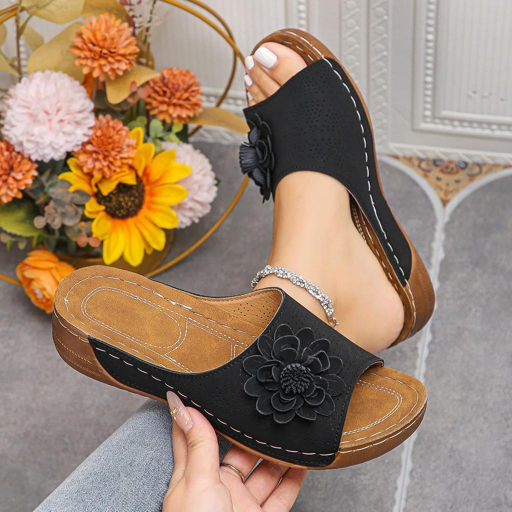 Женские тапочки на танкетке с цветочным принтом, летние, новые, повседневные, сандалии премиум-класса с открытым носком, пляжные, противоскользящие, шлепанцы Zapatos De Mujer