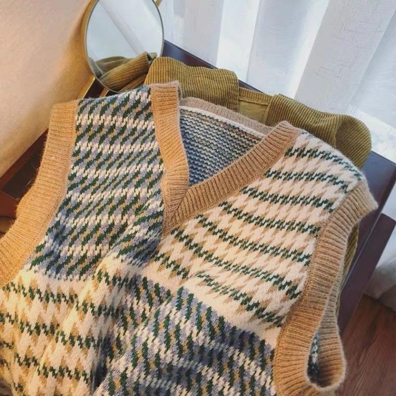 Винтажный свитер в клетку, жилет, весна-осень 2023, женский свободный комплект с v-образным вырезом и контрастной трикотажной майкой, женский топ