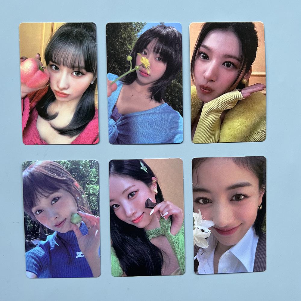Мерчендайз альбома TWICE "BETWEEN 1&2": Случайная коллекция фотокарточек для фанатов ONCE