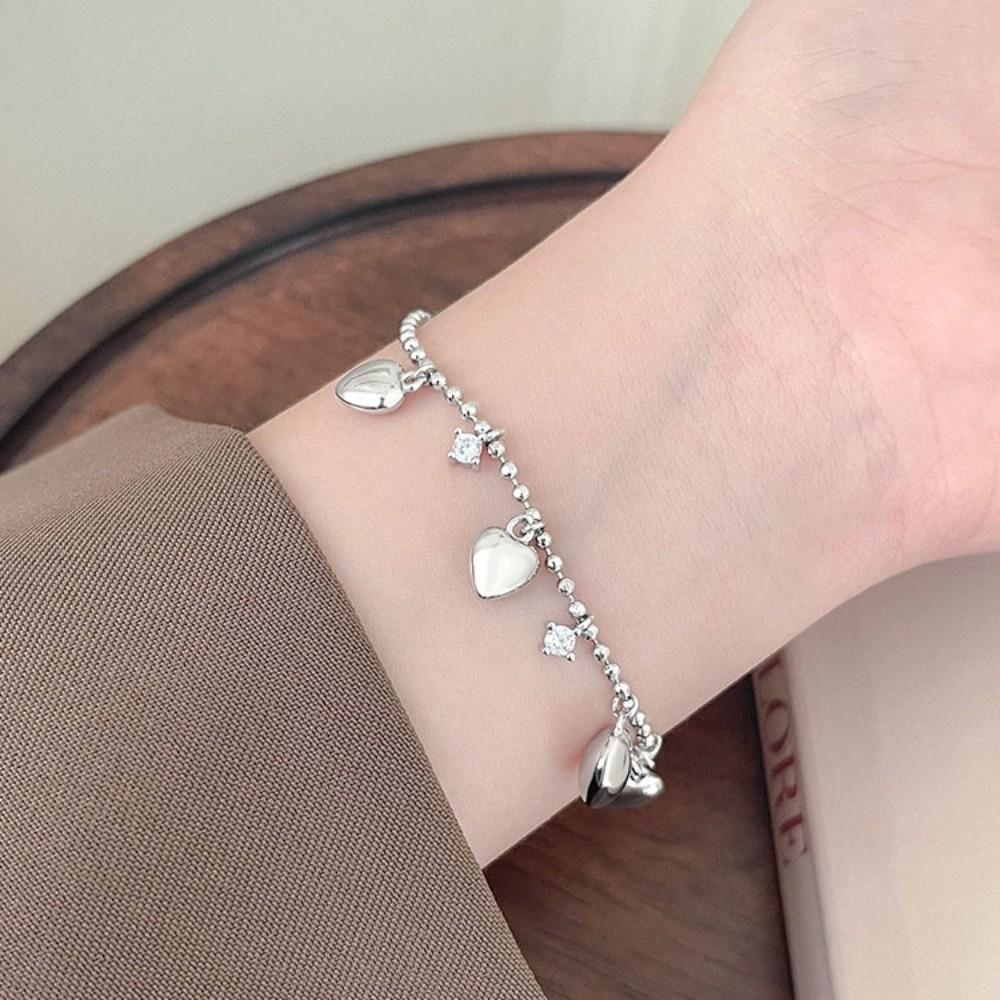 Zinc Zinc Alloy Gold Bracelet Rhinestone Charm Hand Chain Exquisite Heart Bracelet Bridal Party