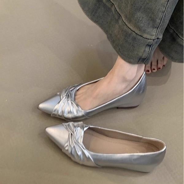 Soft leather naked pink pointed head shallow mouth single shoes women's early spring new models with skirt inner height increase commuting