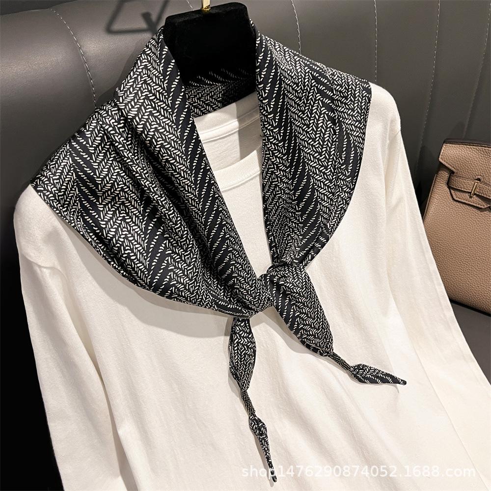 New high-end triangle scarf fashion silk scarf women's small square scarf spring and summer warm scarf thin scarf outside