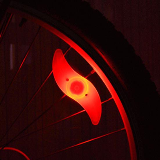 Спицевой фонарь в форме Hot Wheel Простая установка Три режима вспышки Уникальный обтекаемый фонарь для велосипедного колеса для MTB