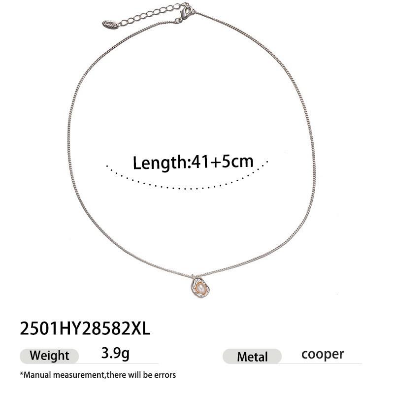 Elegant Copper Pendant Necklace With Natural Freshwater Pearl 18K Gold Plated Minimalist French Luxury Style Women