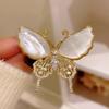 New Shell Rhinestone Butterfly Brooches for Women Lapel Pins Elegant Party Clothes Suit Small Accessories Gift