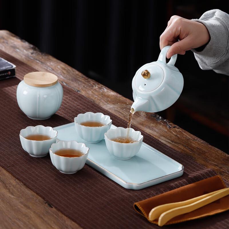 Bafangli 'Hejia Huanle' Chinese Ceramic Tea Set