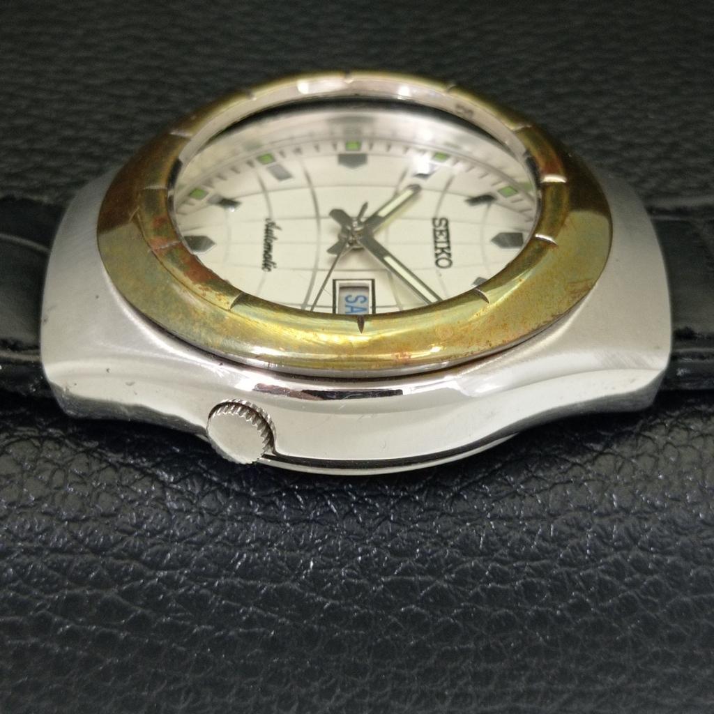 Seiko AUTOMATIC VINTAGE 7019A JAPAN MENS SILVER COLOR DIAL WATCH A702326-5 R124-a702326