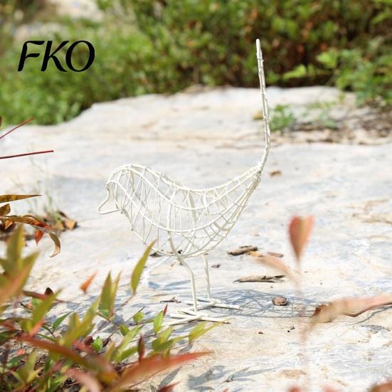 Contemporary Home Office Decor Iron Wire Bird Figurine, Minimalist Hollow Metal Sculpture, Stable Hand-woven Sculpture Rustproof Tabletop for