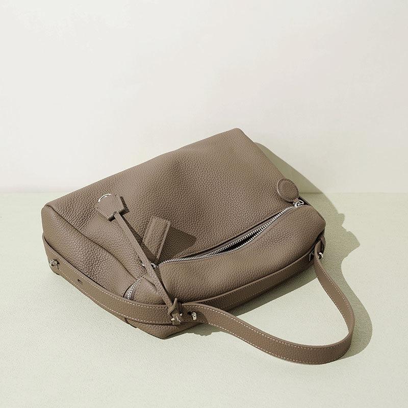 Women's bag first layer cowhide large capacity shoulder messenger bag temperament light luxury business souvenir women's handbag