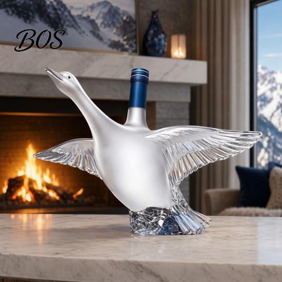 Sculpted Animal Bottle Goose Bird Shape Whiskey Decanter, 3D Glass Liquor Design for Bar Display, 350ml Art Wine Dispenser Home Decorative