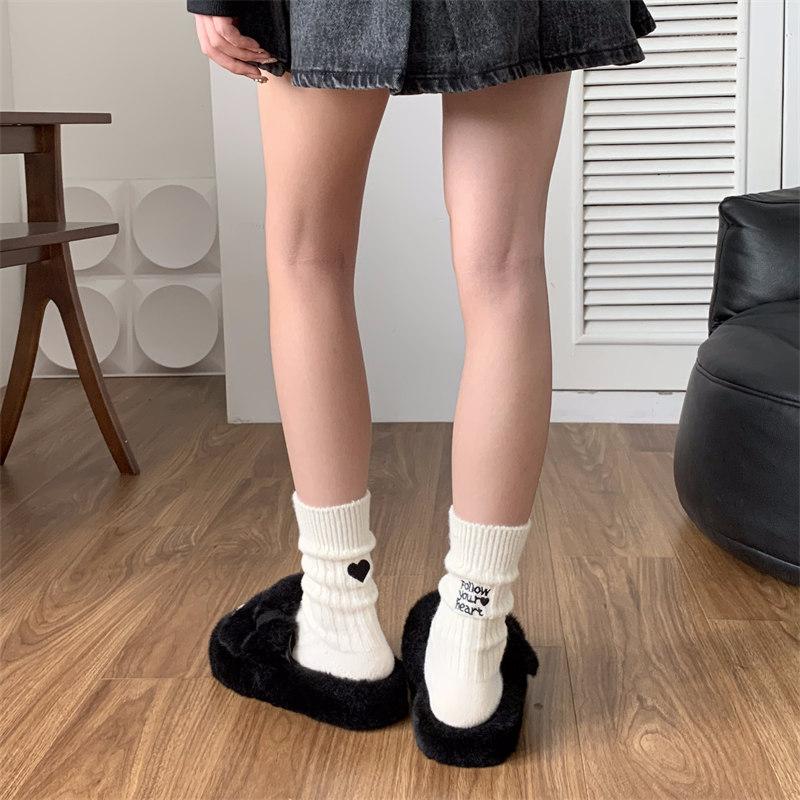 Deer Fleece Stacking Socks Solid Color Heel Left And Right Foot Embroidered Medium Tube Cashmere Socks Thickened Thermal Socks Women