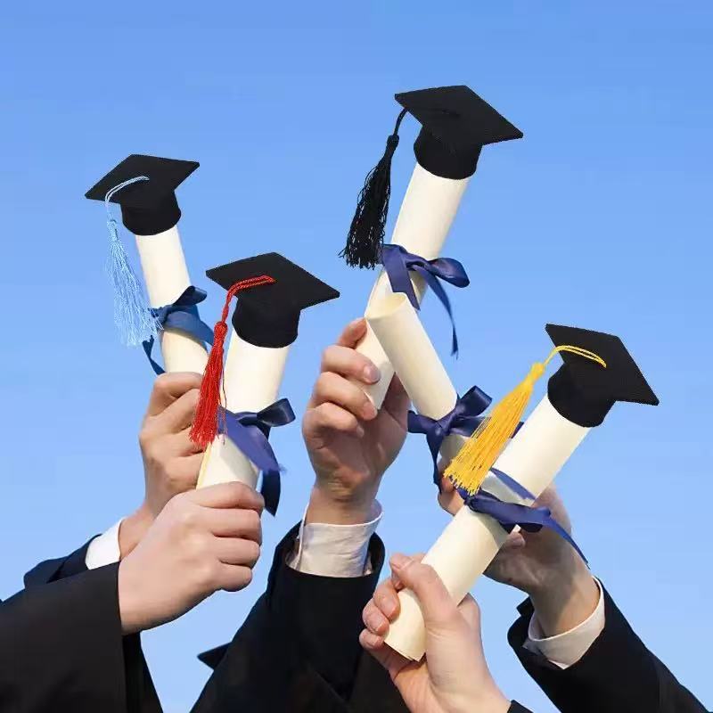 Runtowo 4pcs Graduation Hat, Felt Mini Doctoral Hat,Celebrate Party Graduation Headwear Congratulations with Tassels