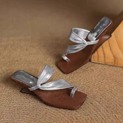 Модные клинья Женские тапочки Дизайнерские туфли с перемычкой для пальца Средний каблук Модные сандалии 2025 Новые летние туфли-лодочки Элегантные шлепанцы Платье Zapatos