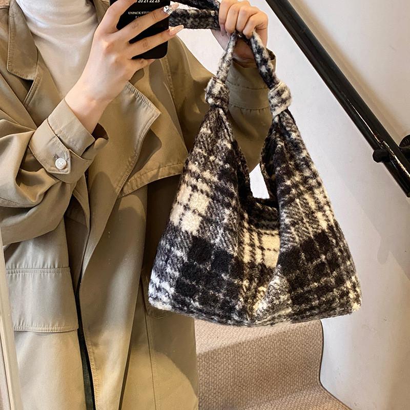 Ielgy Woolen Bag Large Capacity Autumn Winter Casual Leopard Print One Shoulder All-Match Class Commuter Tote Bag
