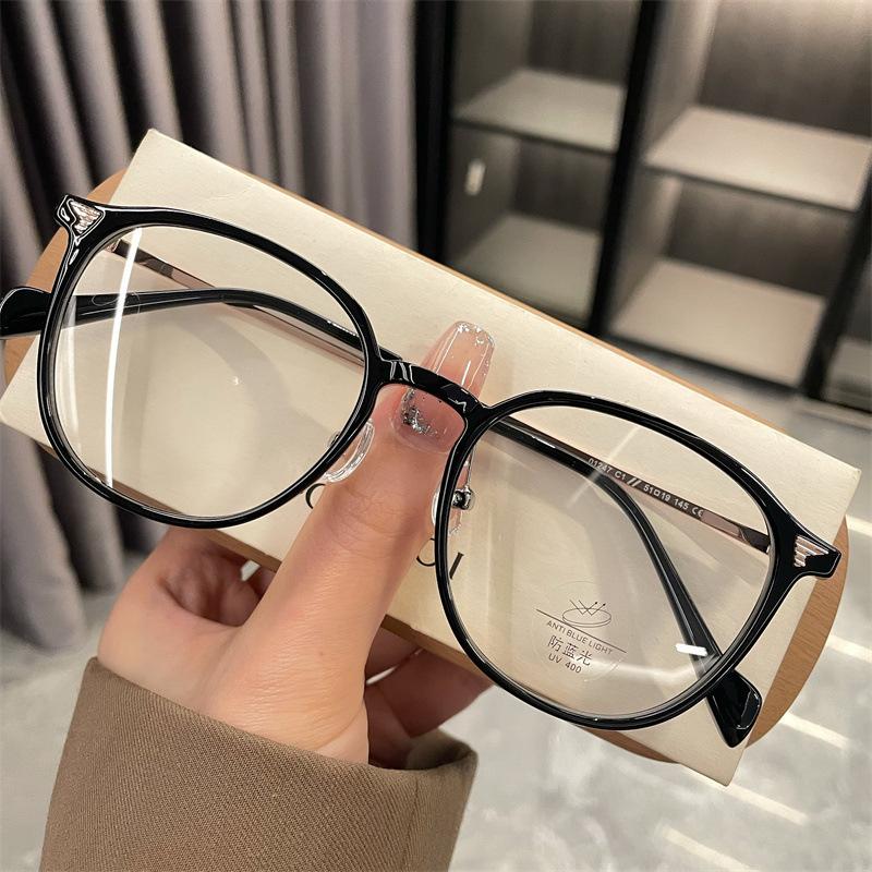 3Pcs Ultra Light Oval Frame Reading Glasses Fashionable Anti Blue Light Myopia Glasses For Women Transparent Lenses