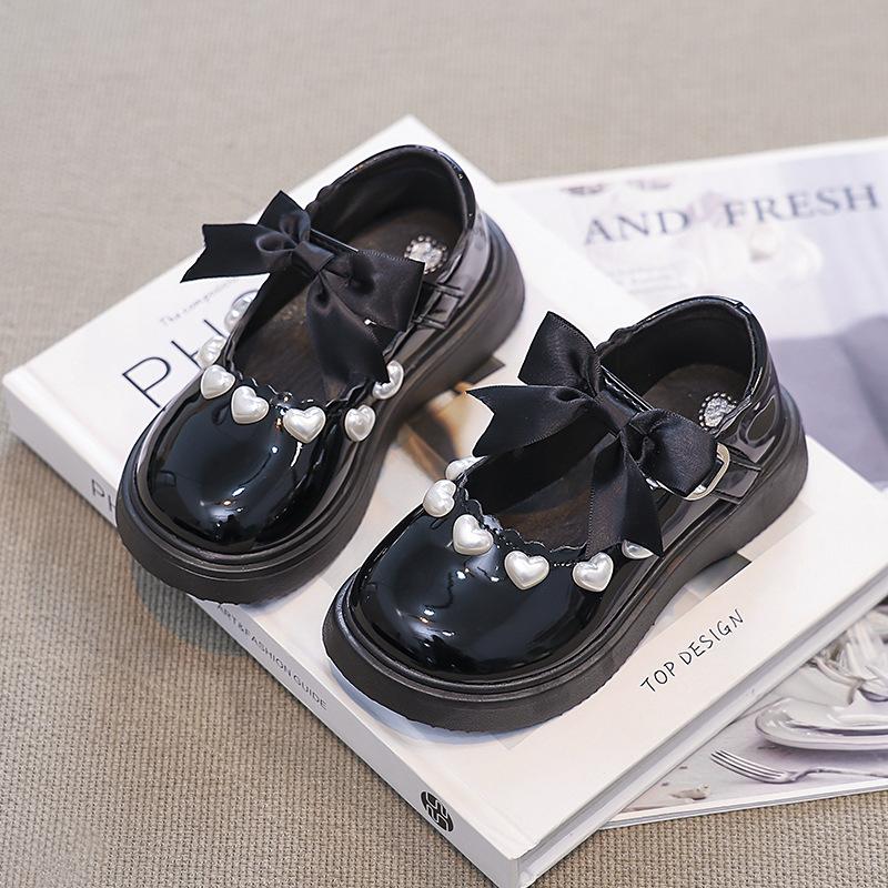 Кожаная обувь для девочек 2025 весна и осень новая детская обувь Мэри Джейн туфли принцессы обувь для выступлений для девочек одинарная обувь с бантом и жемчугом