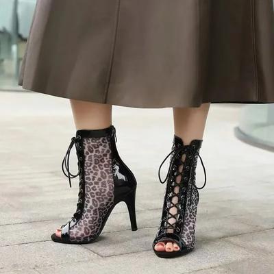Сексуальный леопардовый узор, сетчатый тонкий каблук, высокий каблук для женщин, элегантный размер 43, дышащие сандалии, шнуровка, открытый носок, классные ботинки