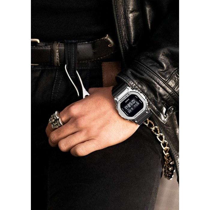 [Casio] Мужские часы G-Shock GM-5600U-1JF, Черный/Серебристый