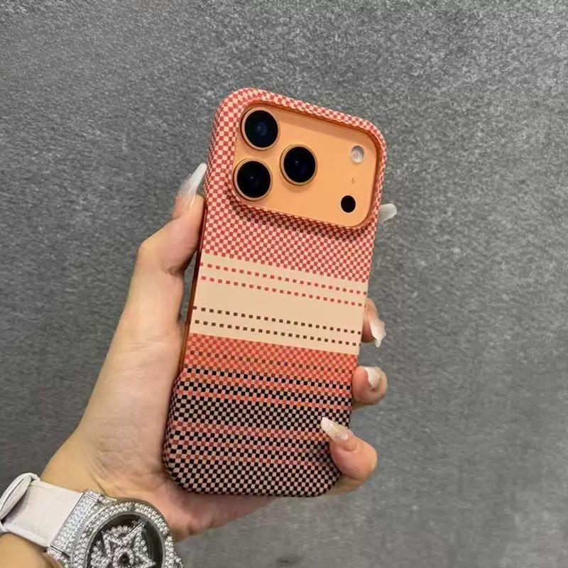 Подходит для iPhone17proMax Матовый чехол для телефона с магнитной фиксацией Карбоновое волокно Apple 16 Полузакрытый клетчатый 15 Защитный чехол