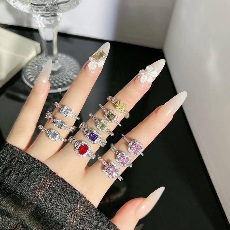 Квадратное сахарное кольцо: Женское роскошное штабелируемое кольцо с драгоценными камнями – Геометрический дизайн, модный аксессуар