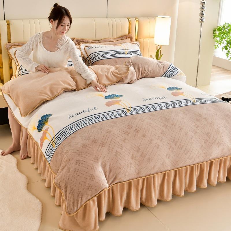 Light luxury high-end thickened milk fleece four-piece set, winter warm quilt cover, double-sided coral fleece anti-static three-piece set