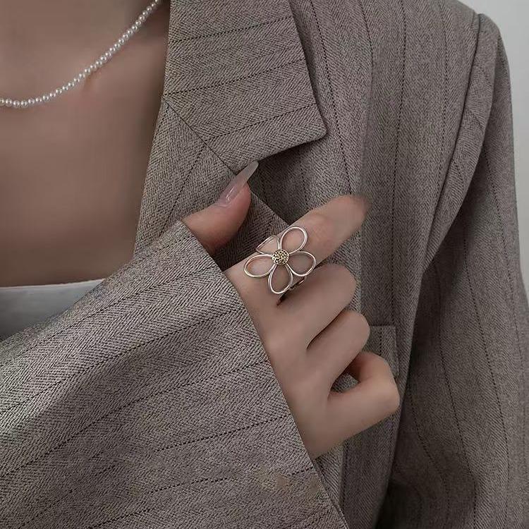 Exaggerated Daisy Flower Ring: Women's High-End, Versatile Open Finger Fashion Accessory