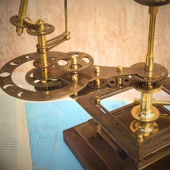 45,72 см Orrery Home Decor Модель солнечной системы Идеальный подарок на новоселье, Подарок для мужа, теллурион, Элегантный функциональный декор