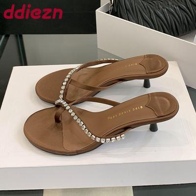 Мода Роскошные Стразы Женские Шлепанцы на Низком Каблуке Обувь Модные Женские Шлепанцы на Каблуке Женские Шлепанцы Шлепанцы Сандалии Обувь Туфли-Лодочки