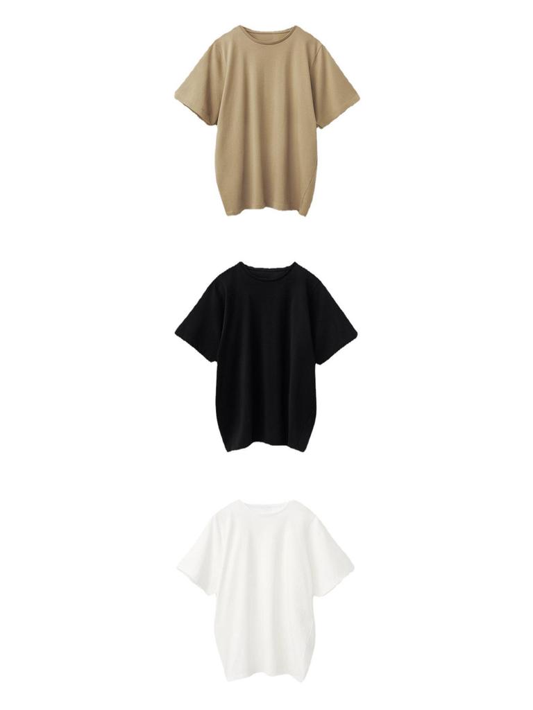 Минималистичная футболка А-силуэта с перекрученным швом, с круглым вырезом и короткими рукавами, коллекция весна/лето 2022.