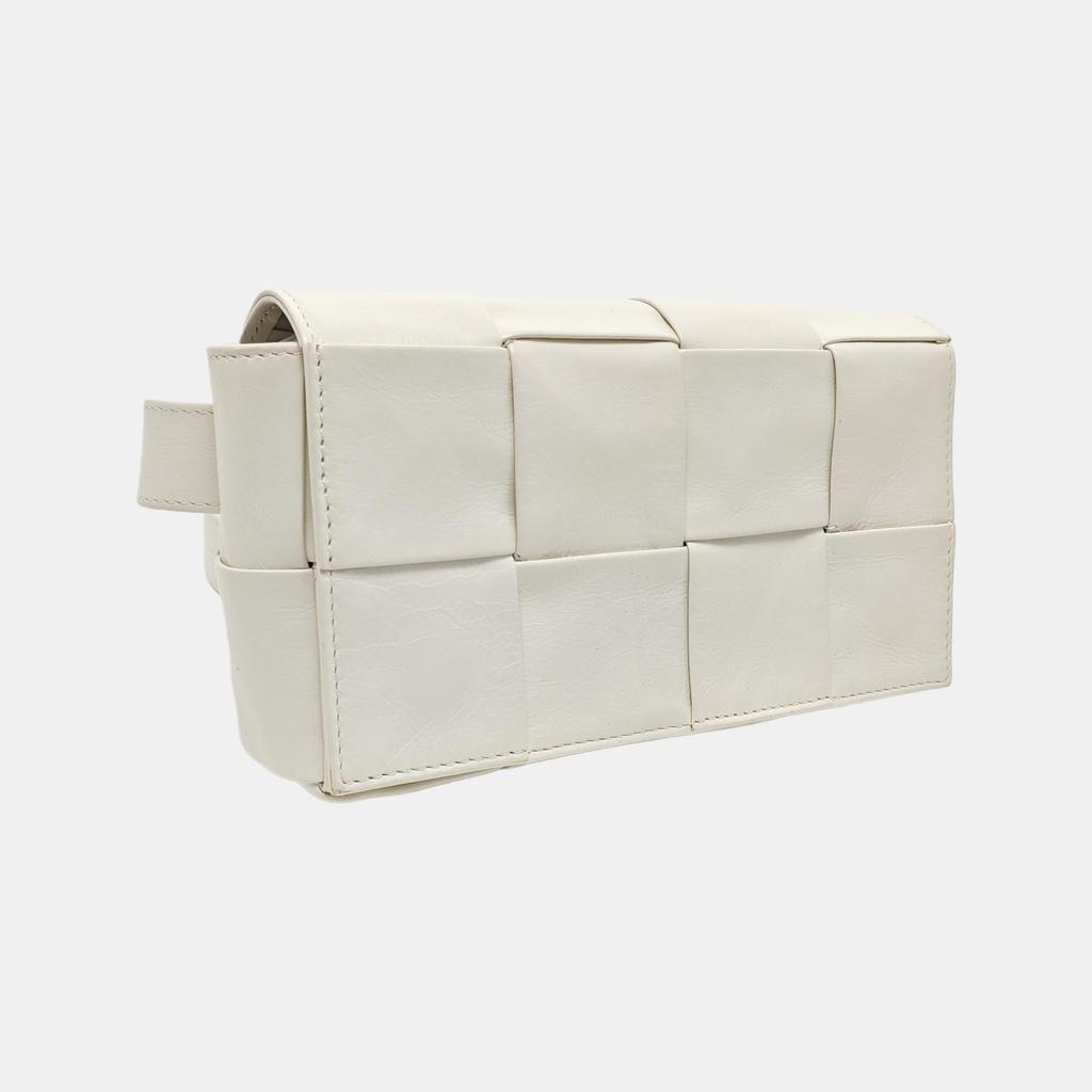 [Pre-Owned] Cassette Belt Intreccio Woven Magnetic Closure Leather Waist Bag Mini - Very Good #1HZMW4B