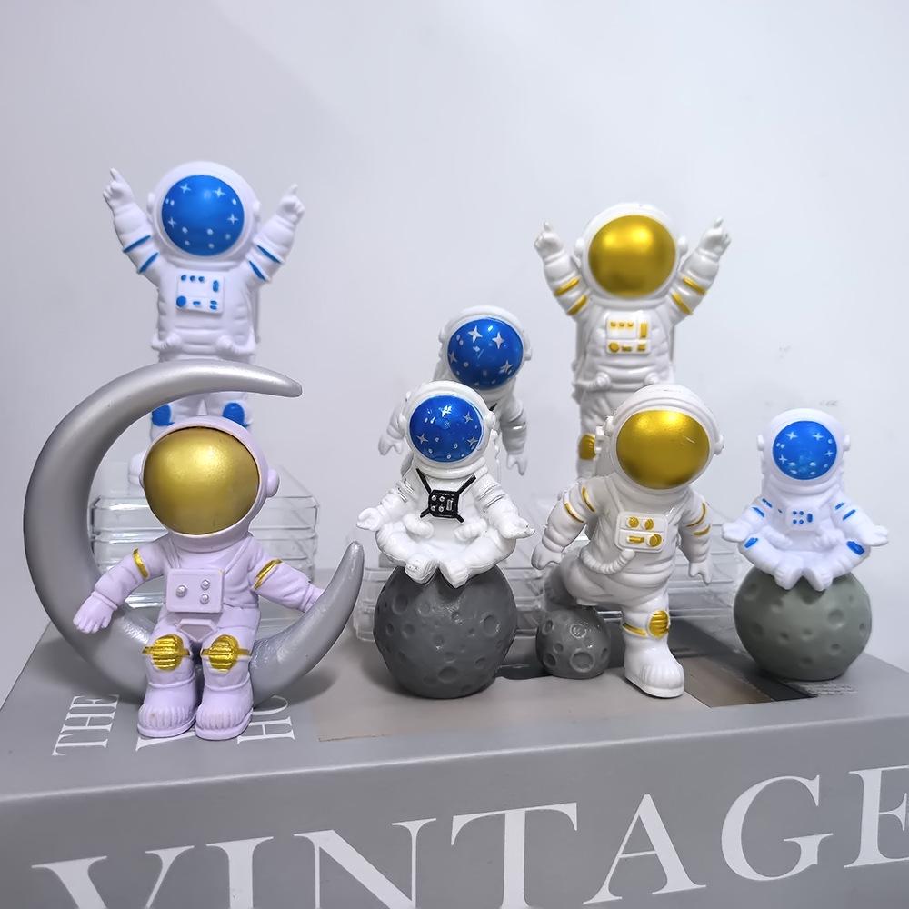 Креативное украшение для рабочего стола в виде астронавта для подарка на день рождения ребенка или домашнего декора