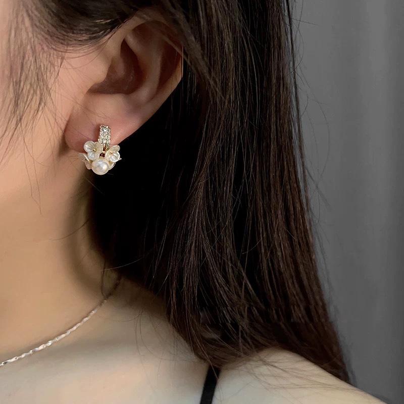 Mosquito coil disc, ear clips, shells, flower pearl earrings, no ear piercings, super fairy, cream wind, advanced sense, zircon stud earrings, women