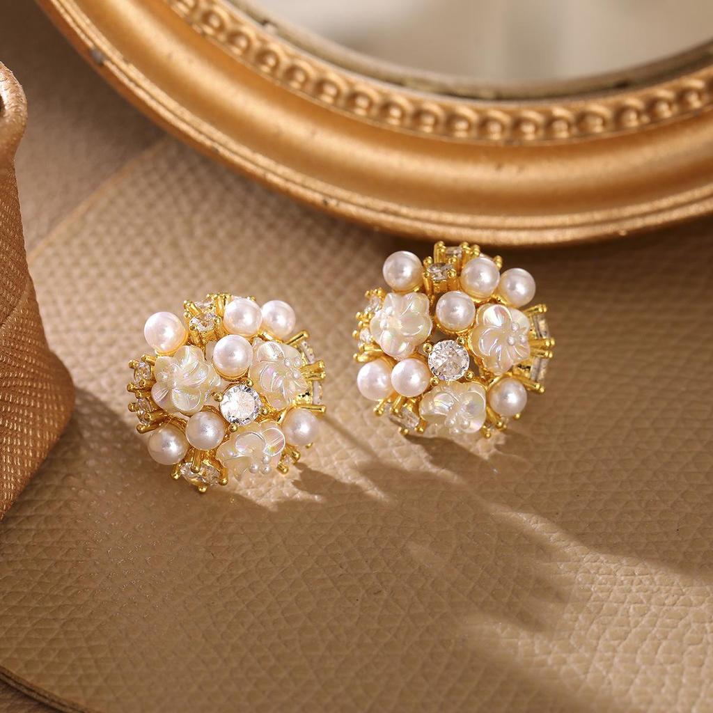 European Retro 3D Flower Pearl Zircon Earrings for Women - Elegant, Unique Luxury Studs