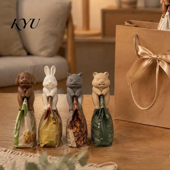 Small Gifts for Home Animal Shape Sealing Clips with Magnetic Back, Funny Farmhouse Style Snack Bag Holders Storage Clips, Portable Food Freshness
