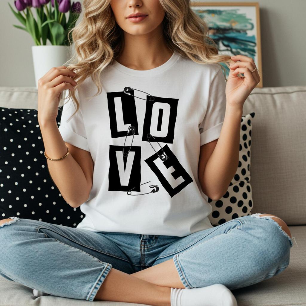 Панк-футболка с булавкой LOVE | Футболка с трафаретным принтом букв | Дерзкая романтическая футболка для женщин и мужчин