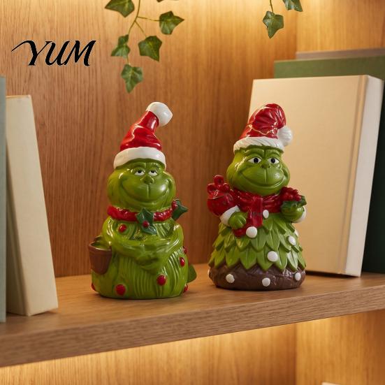 Outdoor Garden Statues Christmas Green Monsters Ornament with Santa Hat And Scarf, Resin Frog Elf Figurine for Home Decoration, Landscaping