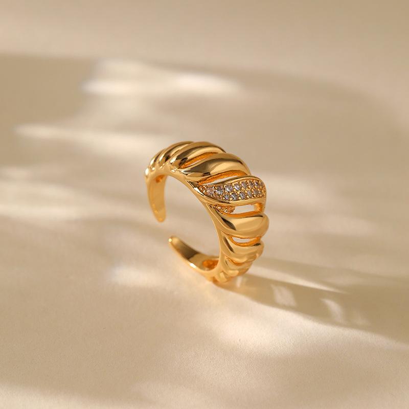 Fashion Luxury Minimalist Twist Croissant Open Ring Inlaid Zircon For Women