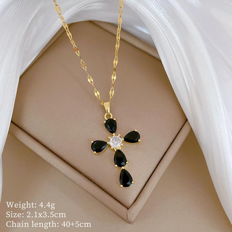 Copper Micro-Inlaid Love Light Luxury Temperament Gorgeous Full Diamond Necklace Female Versatile Collarbone Chain Titanium Steel