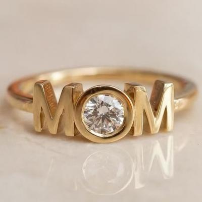 Роскошное кольцо с алфавитом MOM MOM Простое модное кольцо-заявление Подарок на День матери Ювелирное изделие