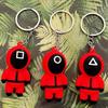 Брелок для ключей «Игра в кальмара» Красный брелок для косплея «Игры в кальмара» Телевизионные тематические солдаты в маске Милые мультяшные силиконовые брелоки-цепочки GZW