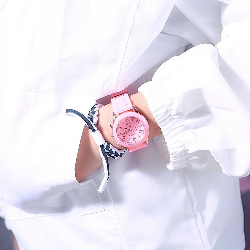 New Simple Silicone Brand Casual Quartz Watch Women Crystal Silicone Geneva Watches Wrist Watch for Girl