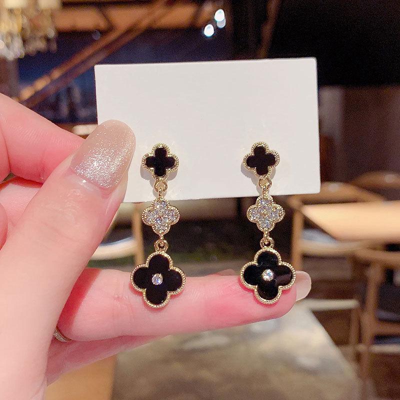 Long Four-Leaf Clover Earrings Senior Sense Of Temperament Super Fairy Net Red Earrings Female Earrings