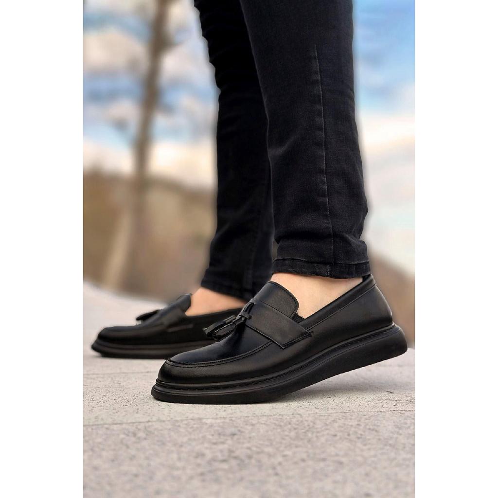 Черные мужские классические туфли на шнуровке с рисунком