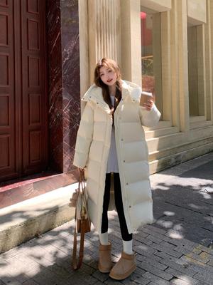 Женский зимний длинный пуховик - Длиной до колена, С капюшоном, Толстый, Сверхтеплый, 95% белый утиный пух (400г)