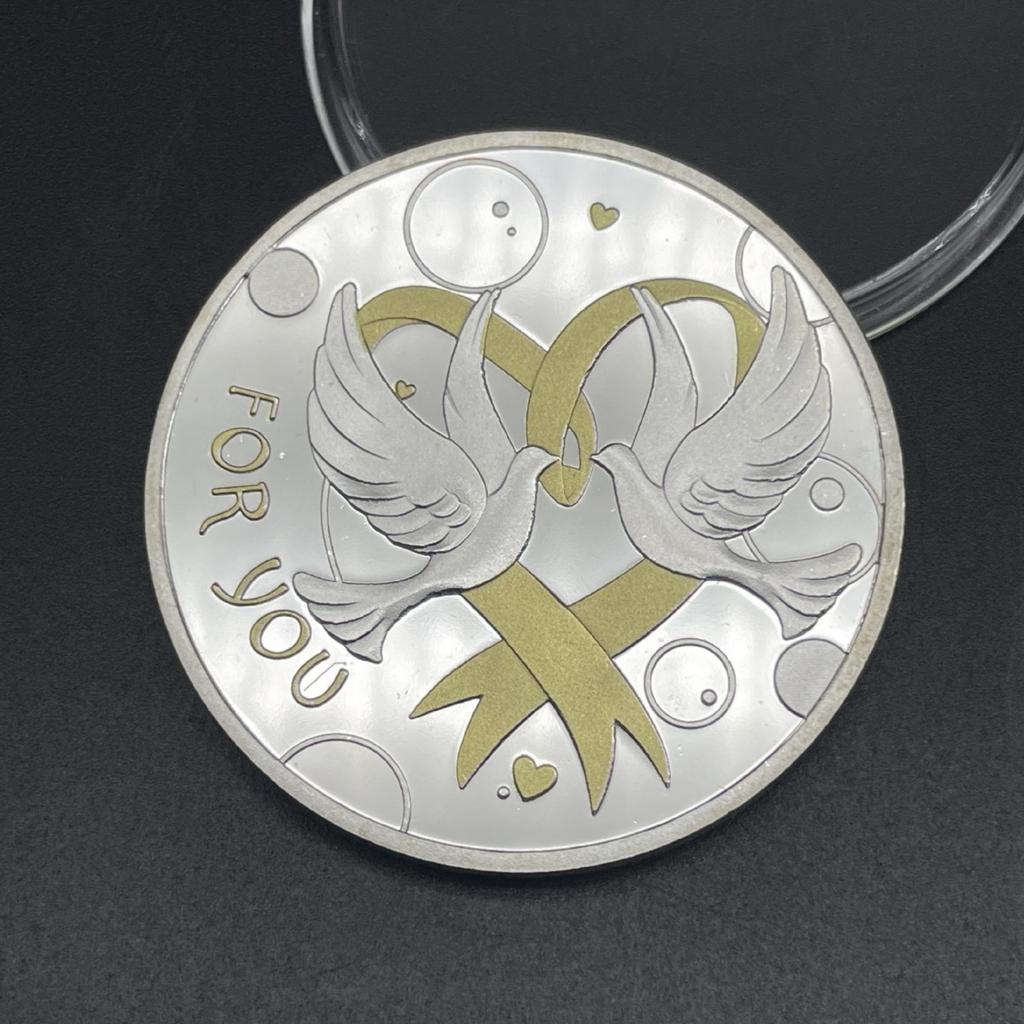 Russian love bipedal heart-shaped silver plated commemorative coin, collection, Qixi lovers silver coin, heart-shaped rose commemorative coin
