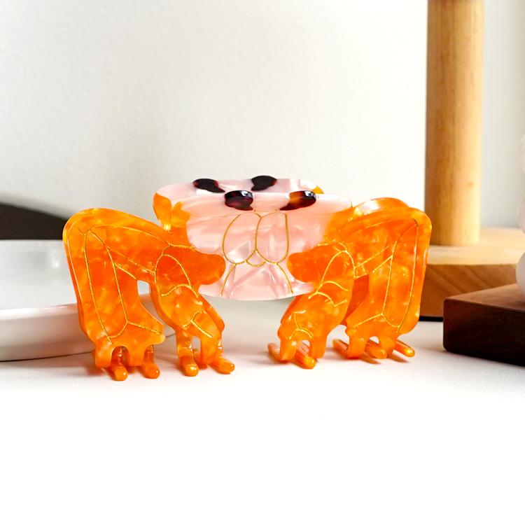 Stylish and Creative Oversized Crab Acetic Acid Hair Clip, Cute Yellow Women's Animal Paw Clip, Available in the USA.