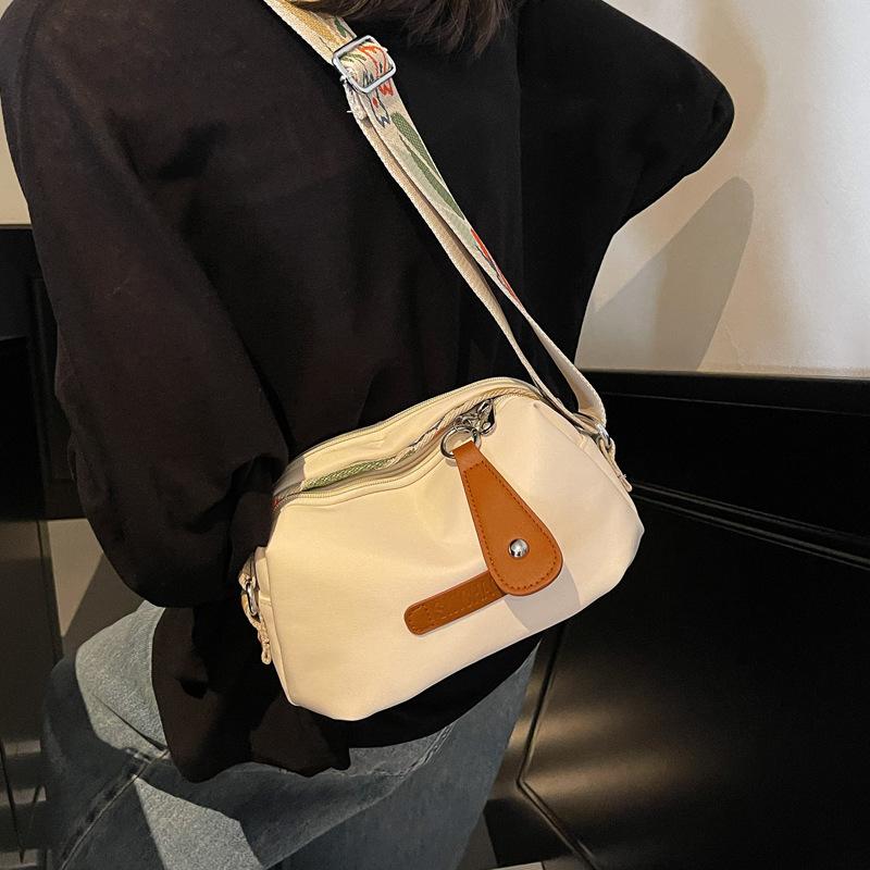 Simple and fashionable shoulder bag, fashionable and large-capacity lightweight casual shell bag 2026 new messenger bag for women